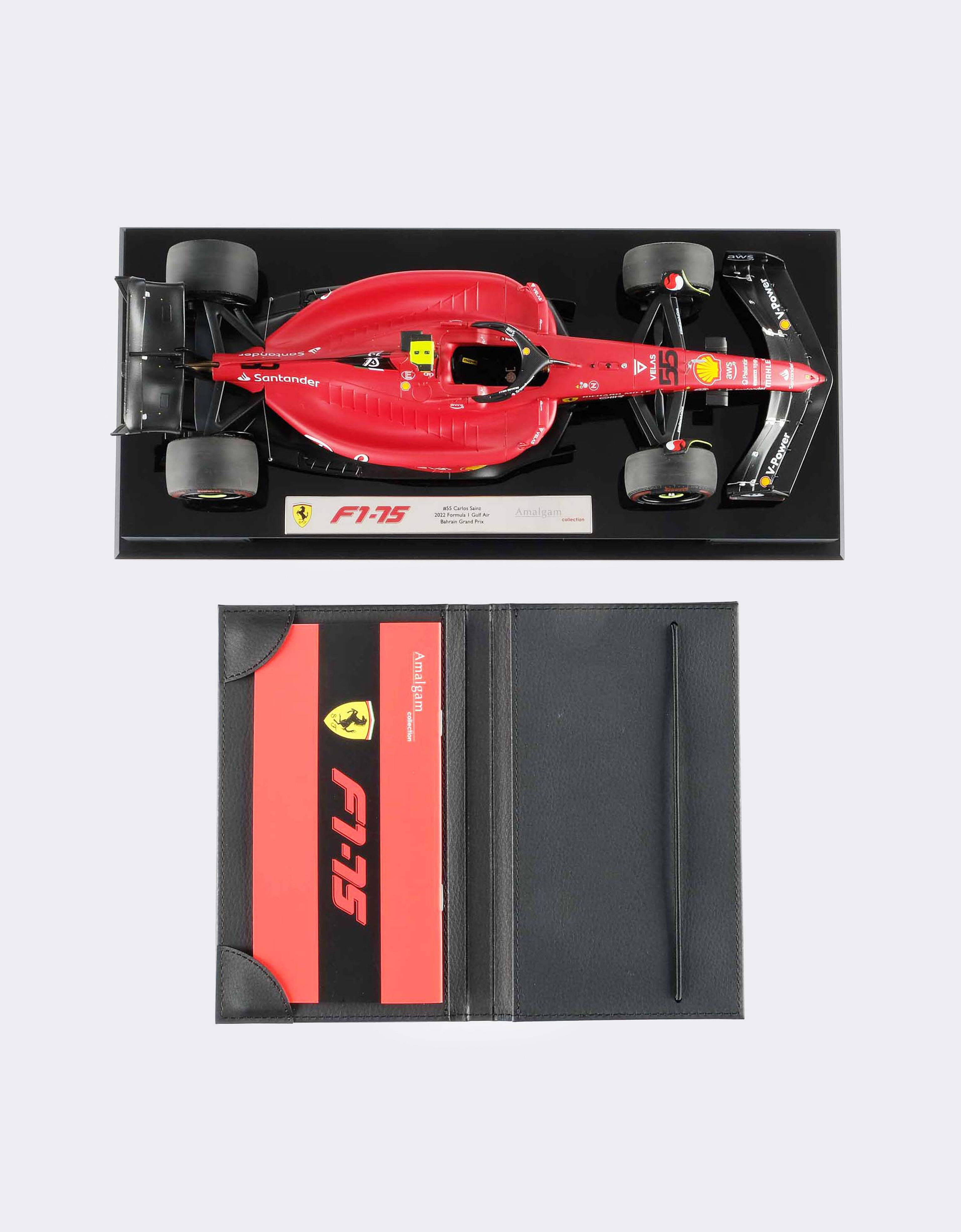 Ferrari Ferrari F1-75 model Carlos Sainz in 1:18 scale Rosso Corsa F0886f