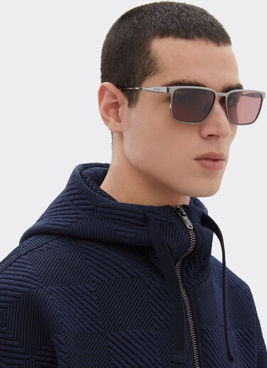 Ferrari Lunettes de soleil Ferrari en métal couleur canon de fusil avec verres rouges polarisés Gunmetal LA0LGf