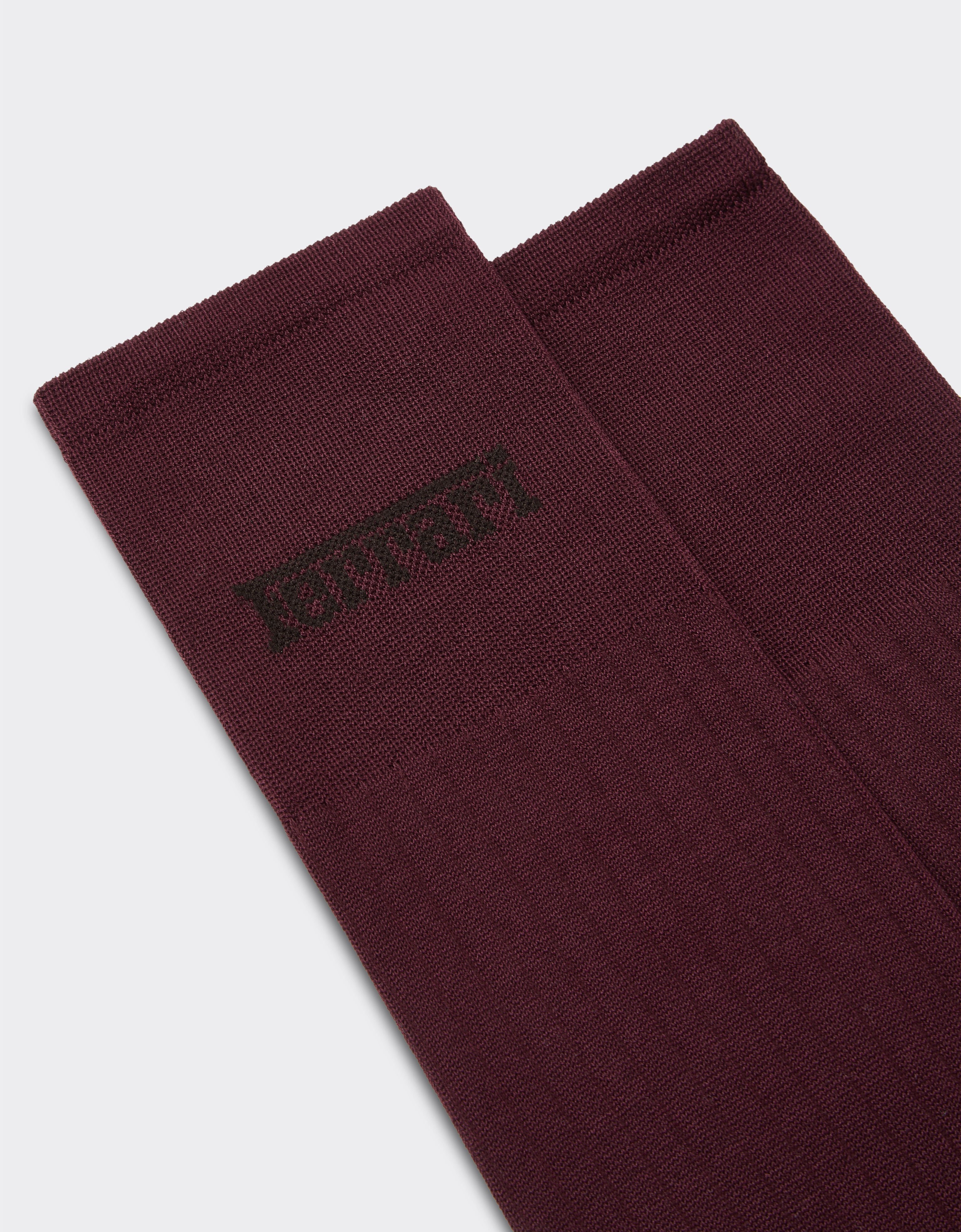 Ferrari Chaussettes hautes en lisle avec logo Ferrari Acajou 22314f