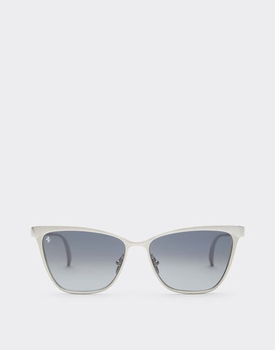 Lunettes de soleil Ferrari en métal argenté avec verres gris cristal dégradés Ferrari Lunettes de soleil Ferrari en métal argenté avec verres gris cristal dégradés Silver LA0L0f