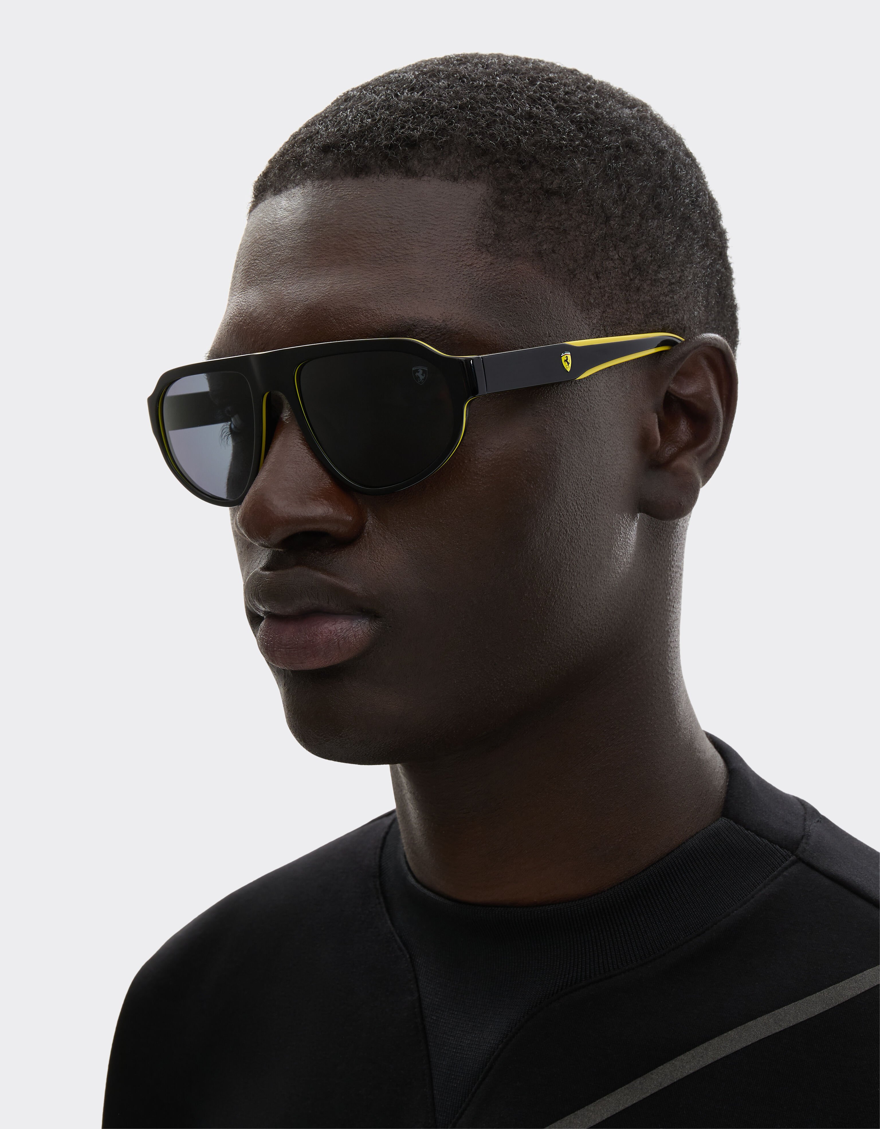 Ferrari Ray-Ban for Scuderia Ferrari 0FZ6027 en acetato negro y amarillo con lentes grises oscuras MULTICOLOR LY0SG1434EXT0001f