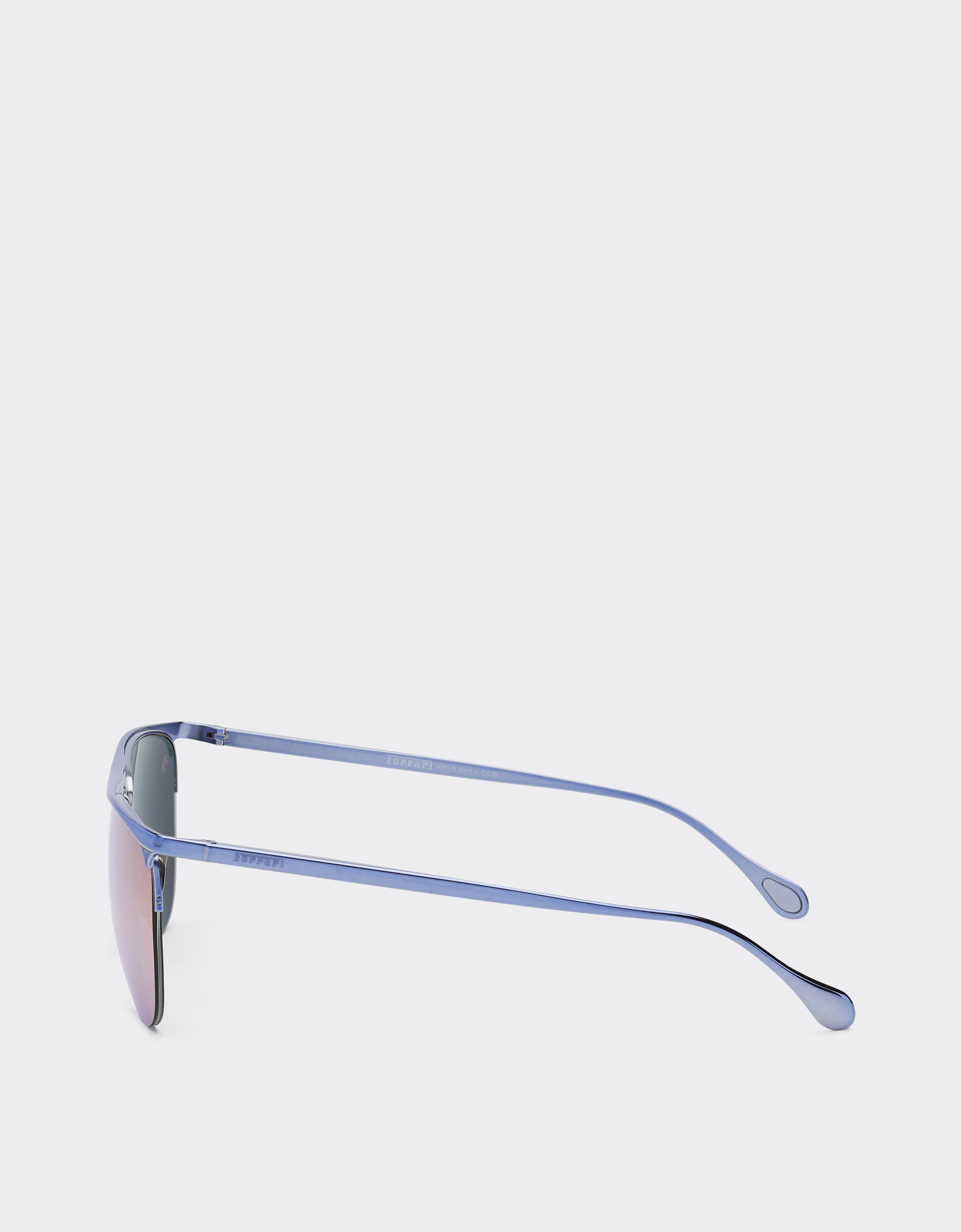 Ferrari Fliederfarbene Ferrari-Sonnenbrille aus Metall mit fliederfarbenen verspiegelten Gläsern Mattschwarz F1534f