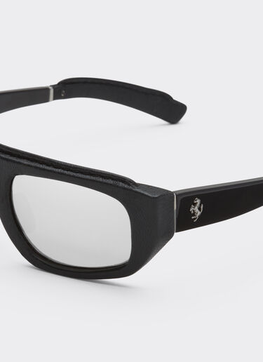 Ferrari Lunettes de soleil Ferrari en acétate et cuir noir avec verres miroir argentés Noir F1543f