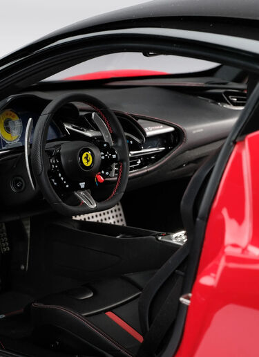 Ferrari 1:8-scale model SF90 Stradale Red F0074f
