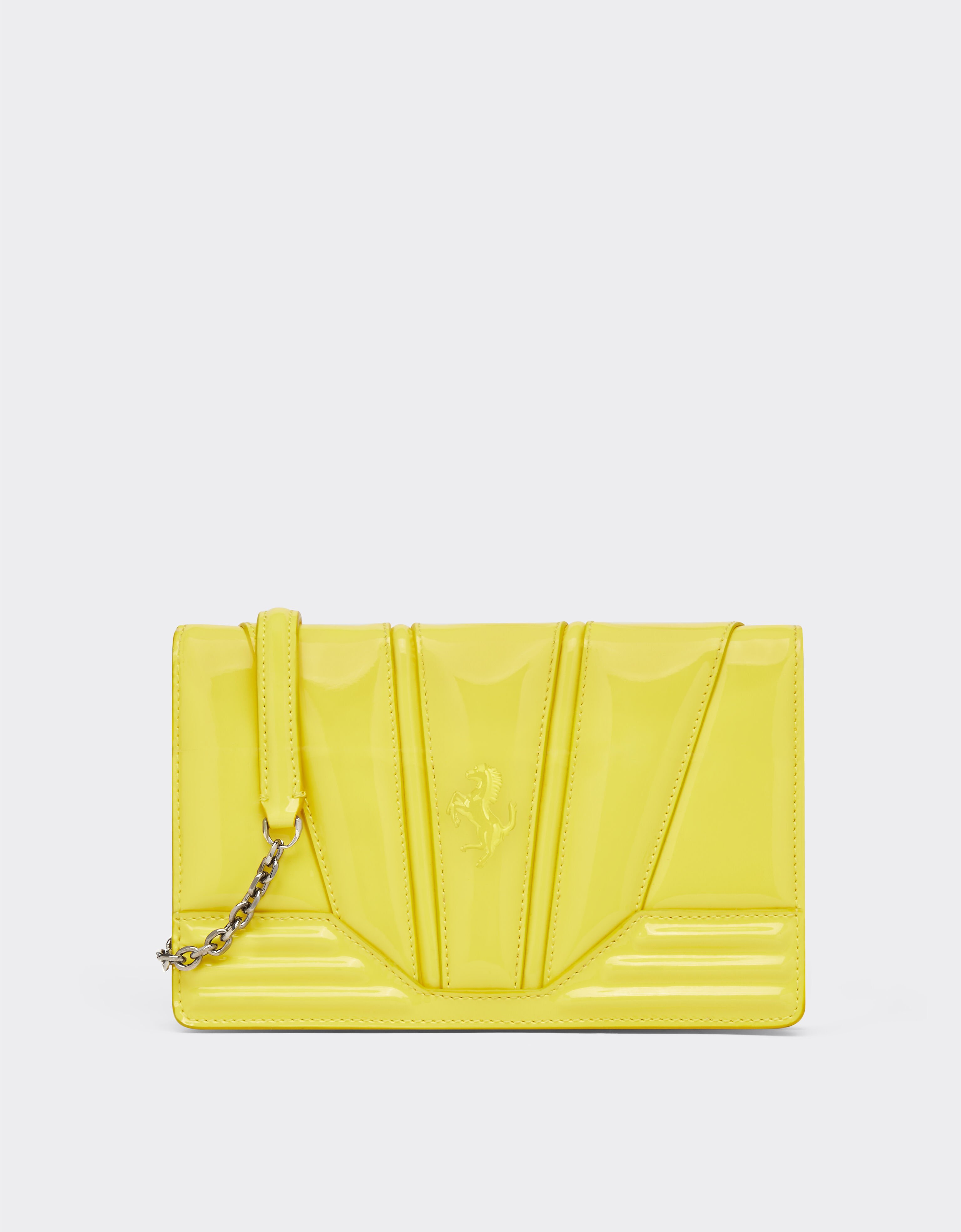 ${brand} Portefeuille à chaîne Ferrari GT Bag en cuir verni ${colorDescription} ${masterID}