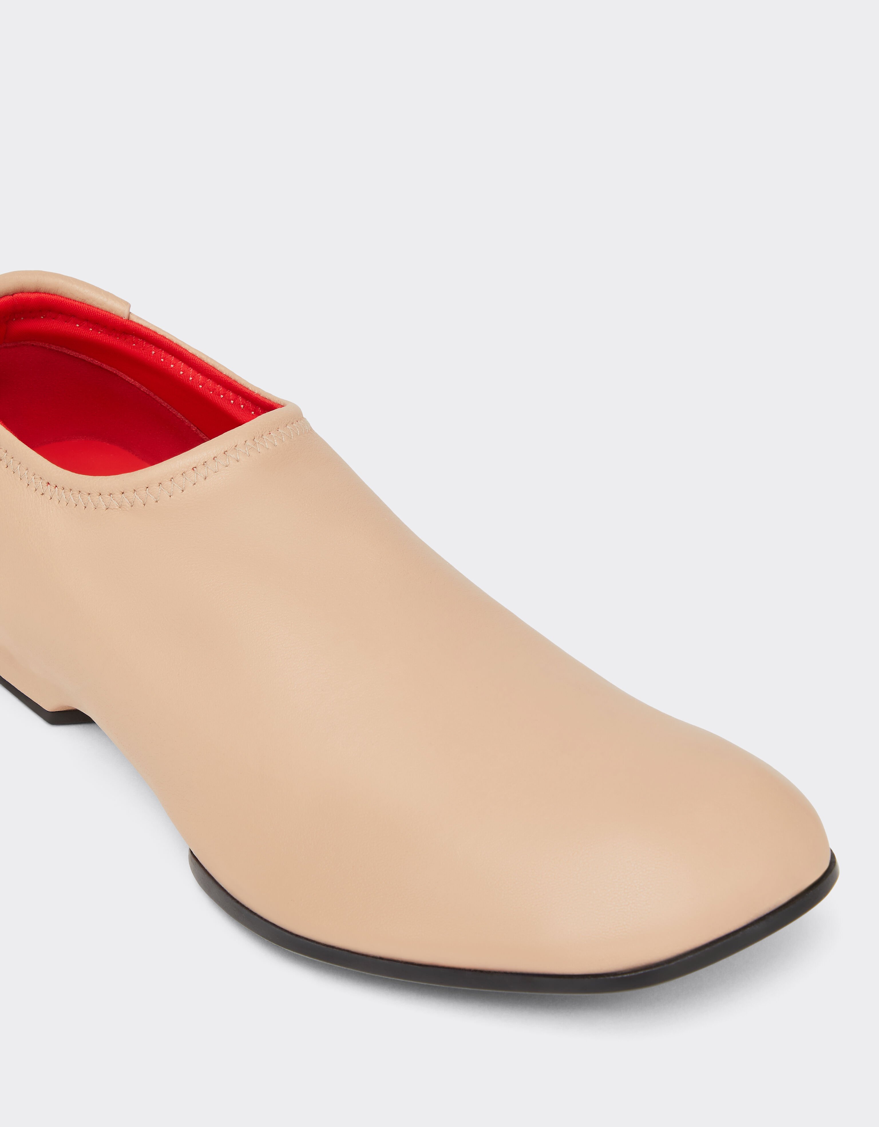 Glossy Leather Mules with Square Heel Ferrari Glossy Leather Mules with Square Heel Panna CSWML0006XL00032f