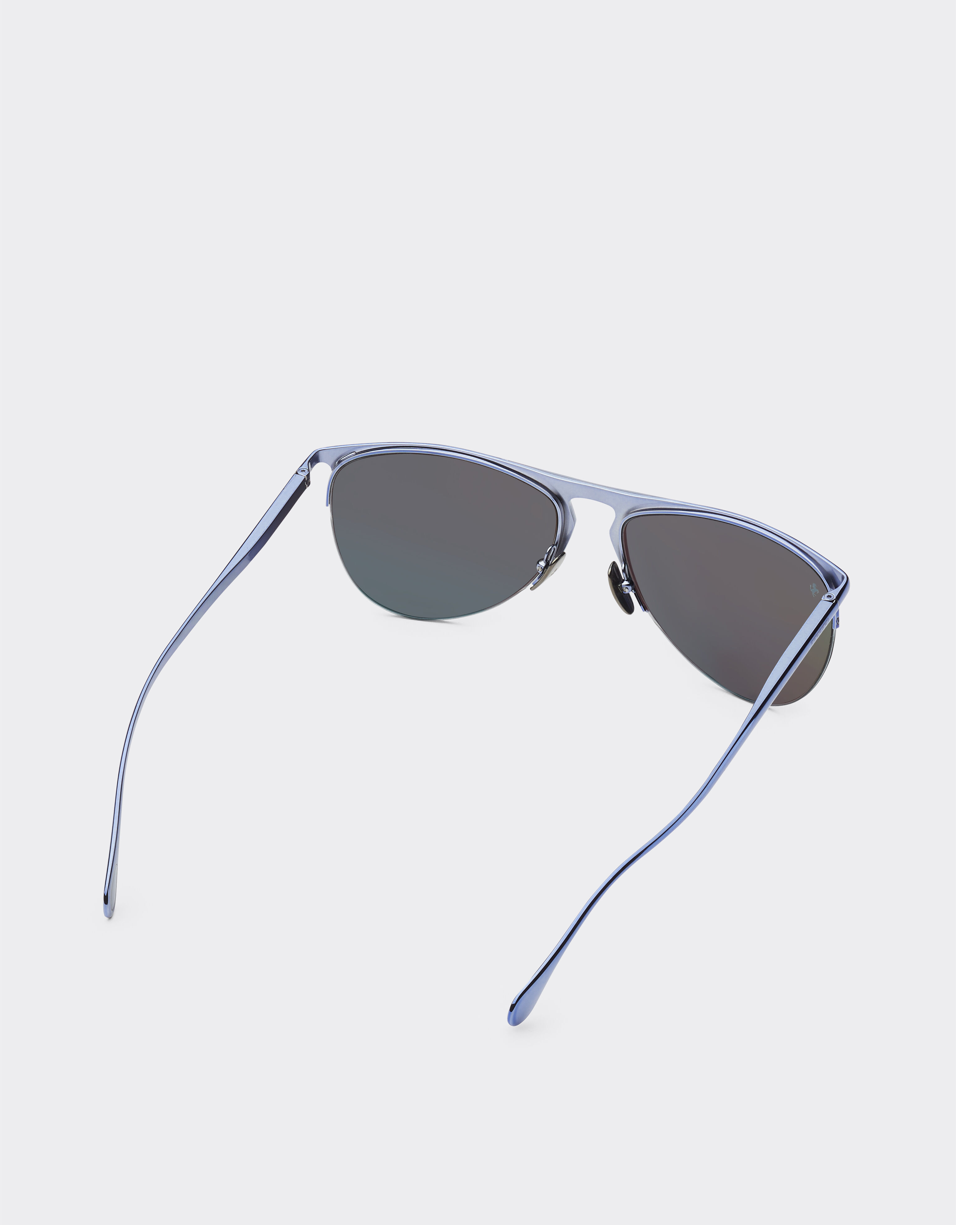 Ferrari Fliederfarbene Ferrari-Sonnenbrille aus Metall mit fliederfarbenen verspiegelten Gläsern Mattschwarz F1534f