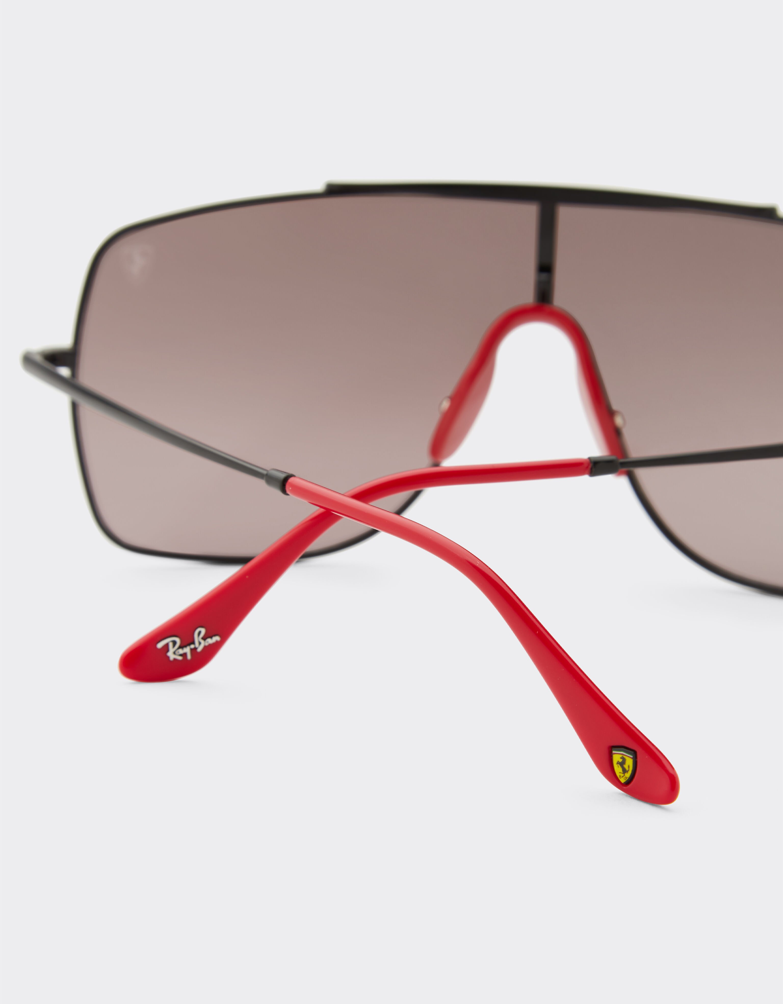 Ferrari Ray-Ban für Scuderia Ferrari RB3697MF aus schwarzem Metall mit violettem, verspiegeltem Glas Schwarz F1504f