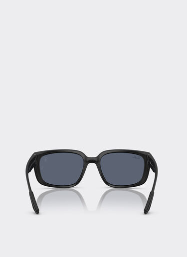 Ferrari Ray-Ban für Scuderia Ferrari RB4443M in schwarzem PEEK mit dunkelgrauen Gläsern Mattschwarz F1519f