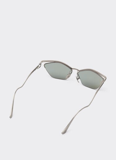 Ferrari Lunettes de soleil Ferrari en titane argenté avec verres bleus miroirs Silver LA0KTf