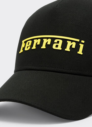 Ferrari Baseball cap con logo gommato Nero 20403f