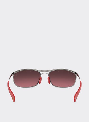 Ferrari Ray-Ban pour Scuderia Ferrari RB3819M en métal gris acier avec verres rouge vin dégradés argent polarisés Gunmetal LA0JOf