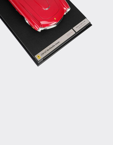 Ferrari Ferrari 250 GT SWB Lusso model in 1:8 scale MULTICOLOUR L6330f