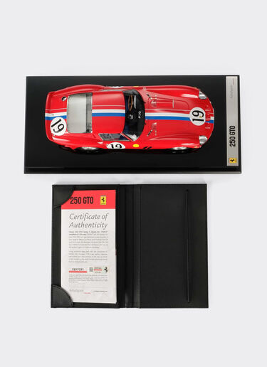 Ferrari Ferrari 250 GTO 1962 Le Mans model in 1:18 scale Red L9866f