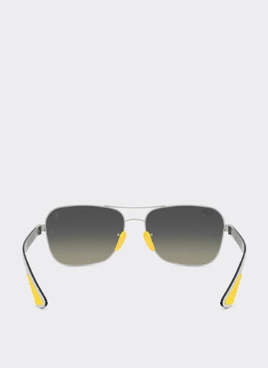 Ray-Ban for Scuderia Ferrari RB8336M in matt black metal and light carbon fibre with gradient grey lenses Ferrari Ray-Ban for Scuderia Ferrari RB8336M in matt black metal and light carbon fibre with gradient grey lenses Silver LA02Gf