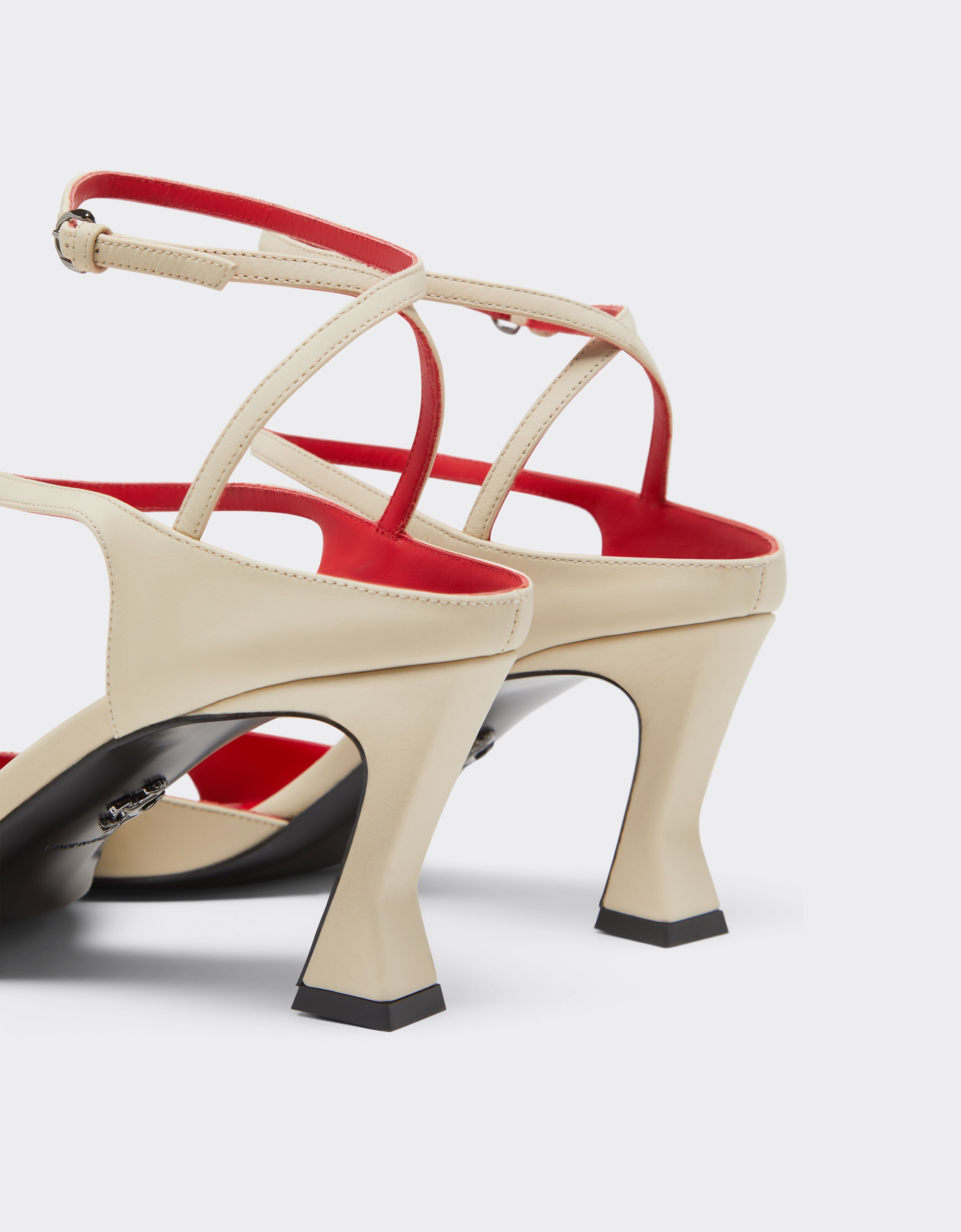 Ferrari Slingback-Sandale aus gummiertem Leder Ecru 22008f