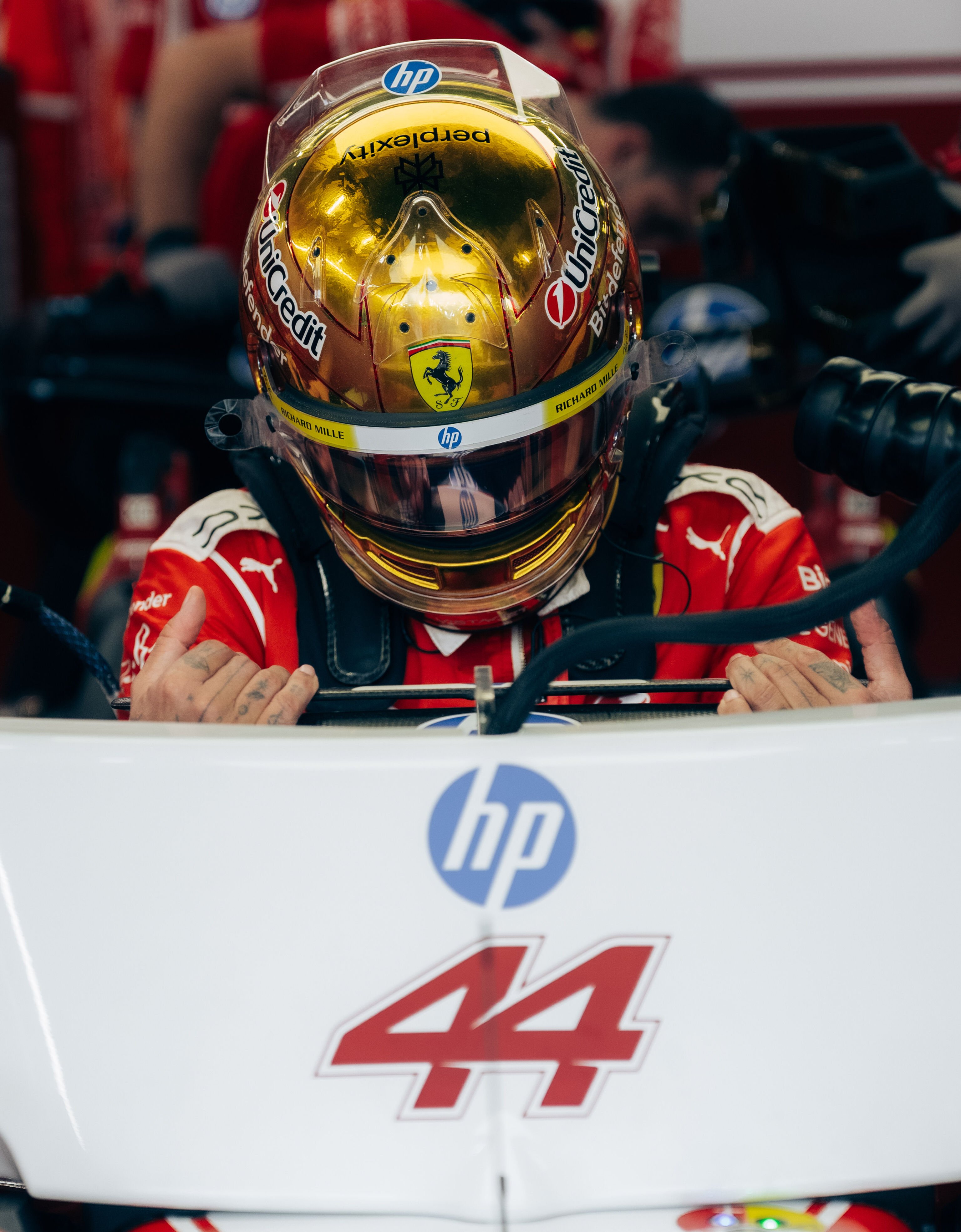 Lewis Hamilton 1:1 Special Edition Helmet for the 2026 Singapore Grand Prix Ferrari Lewis Hamilton 1:1 Special Edition Helmet for the 2026 Singapore Grand Prix Multicolor LS0OT3065EXT0001f