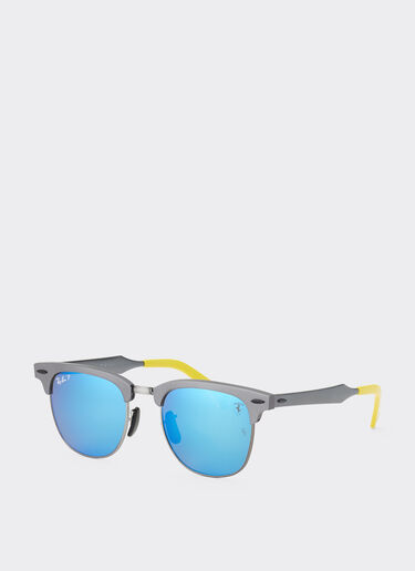 Ferrari Ray-Ban pour Scuderia Ferrari RB3807M en métal gris avec des verres gris miroir bleu polarisés Ingrid F1514f