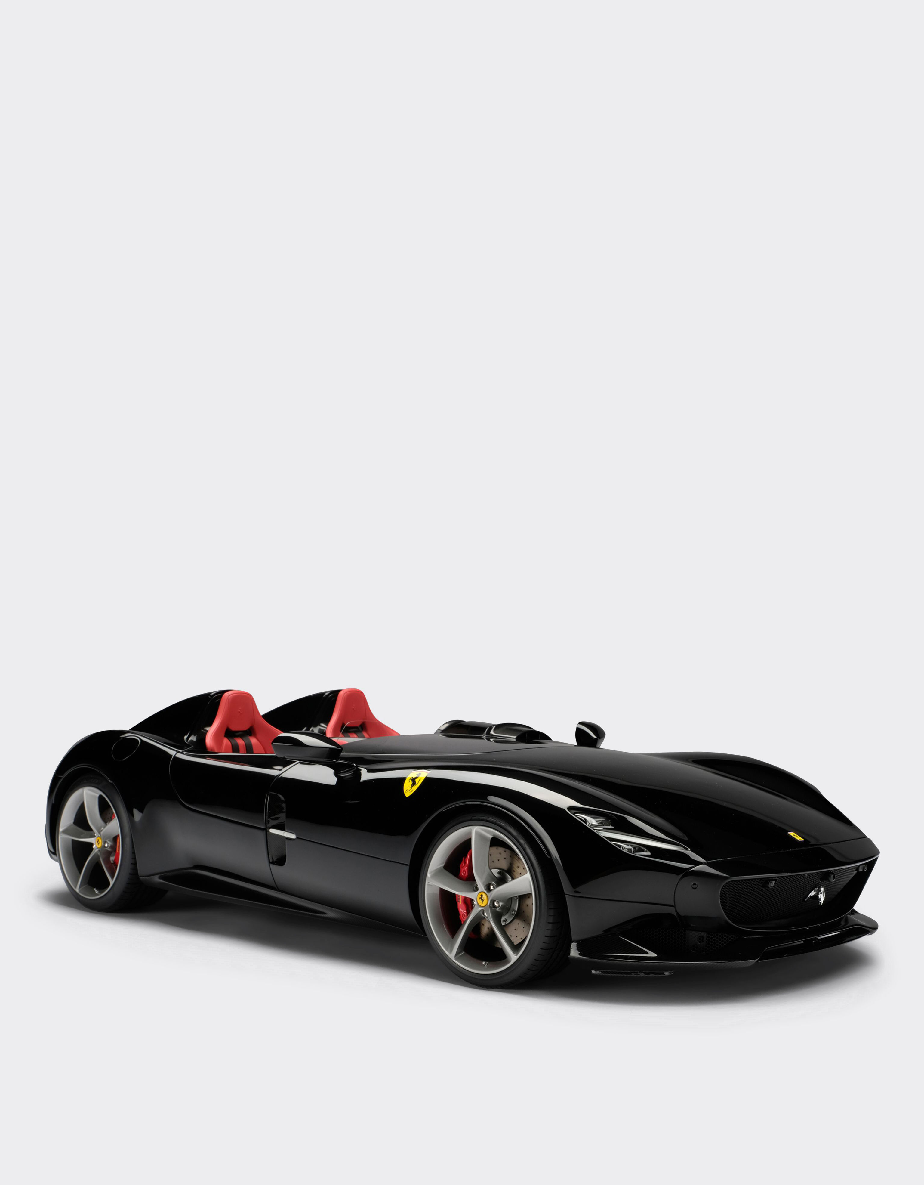 ${brand} Modello Ferrari Monza SP2 in scala 1:8 ${colorDescription} ${masterID}