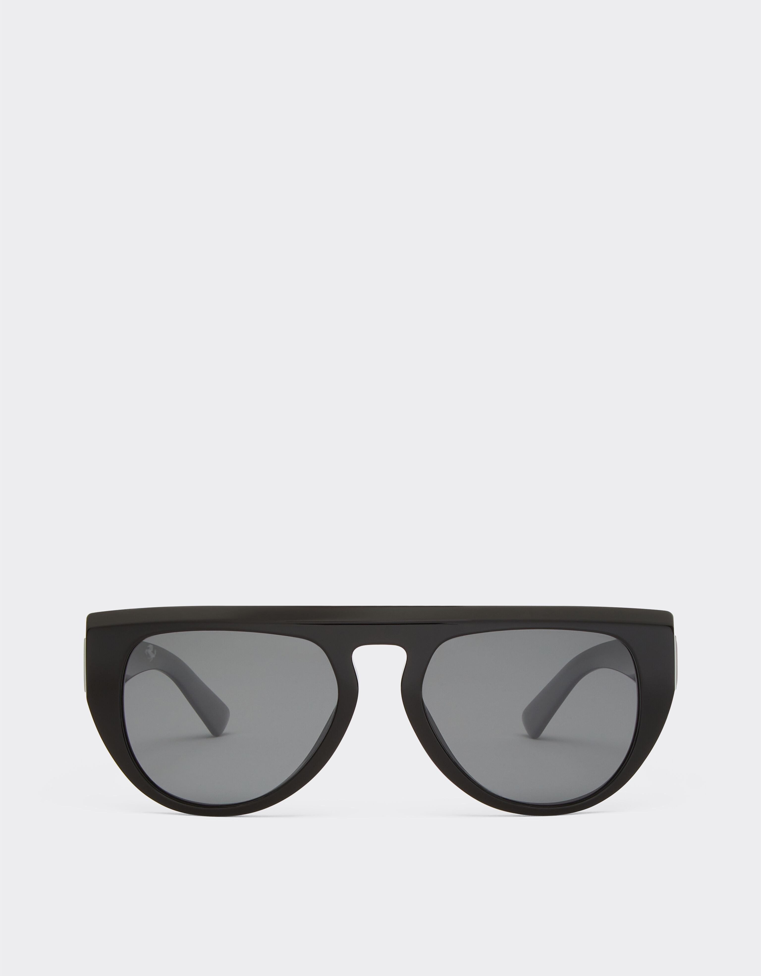 ${brand} Occhiale da sole Ferrari in acetato nero con lenti specchiate polarizzate ${colorDescription} ${masterID}