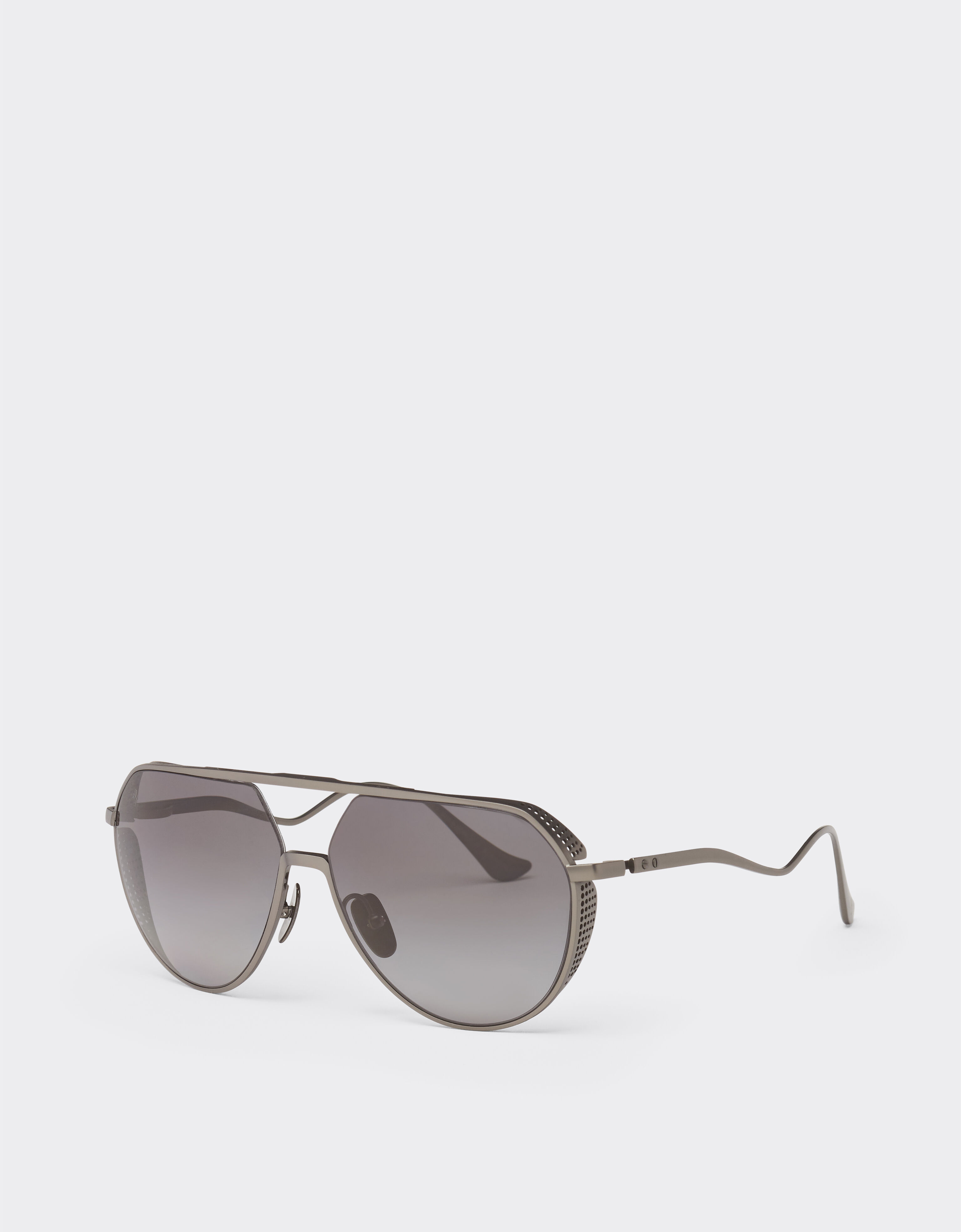 Ferrari Lunettes de soleil Ferrari en titane gunmetal mat avec verres polarisés gris dégradés Or Satiné LA02Af
