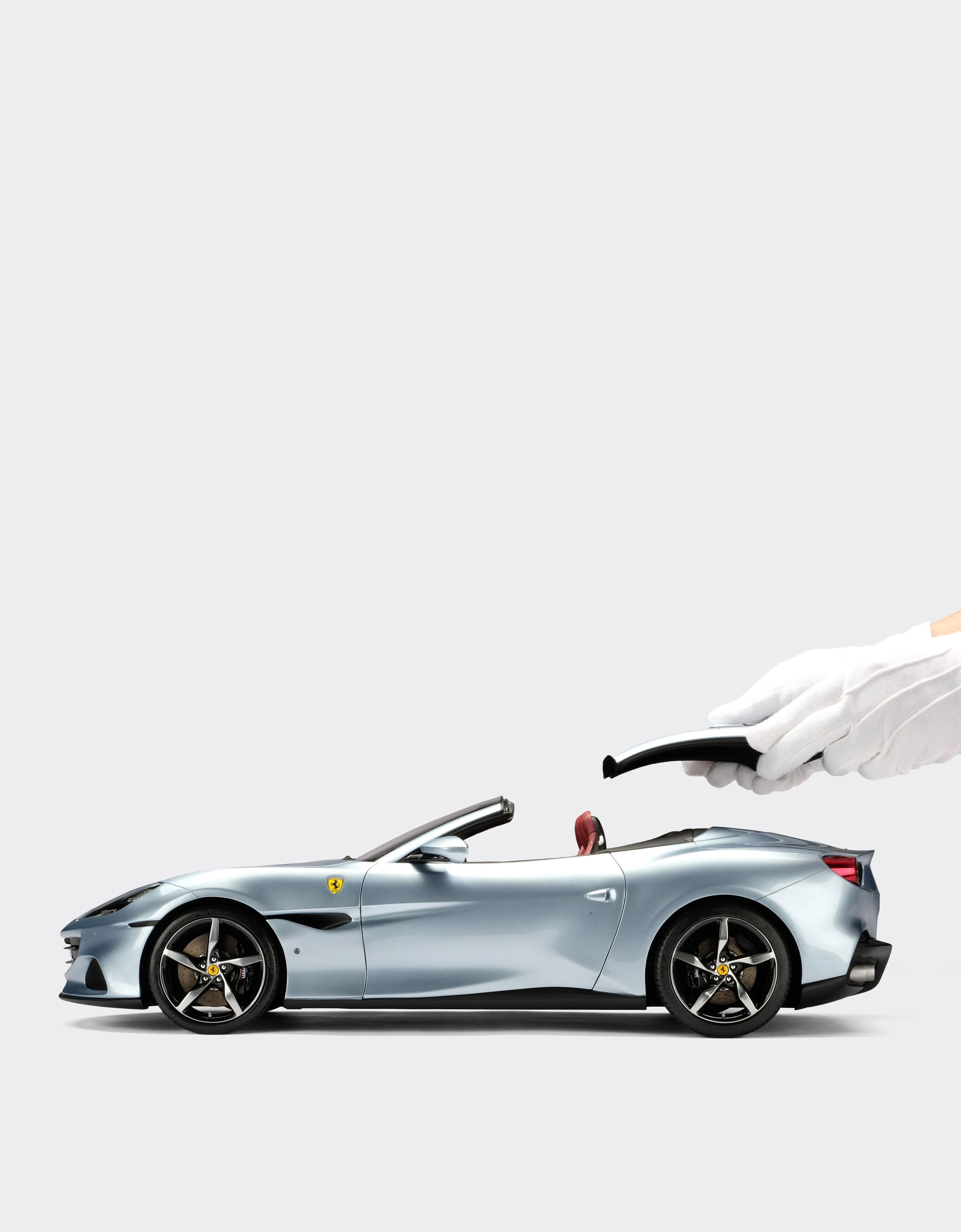 Ferrari Ferrari Portofino M 1:8 scale model Blu Scozia F0575f