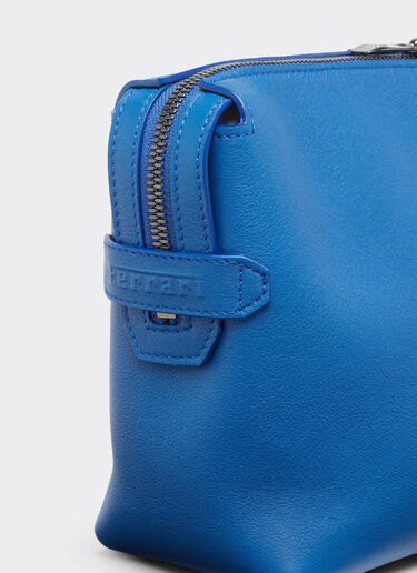 Ferrari Pochette zippée en cuir grainé Bleu Klein 22124f