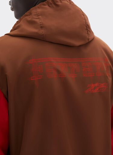 Chaqueta cortavientos Ferrari para el GP de Mónaco 2026 Ferrari Chaqueta cortavientos Ferrari para el GP de Mónaco 2026 Caffè CWMJK0009WNY0001f