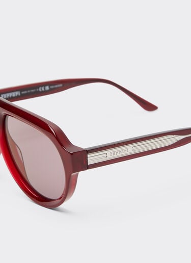 Ferrari sunglasses in opal red acetate with gold mirrored violet polarized lenses Ferrari Ferrari sunglasses in opal red acetate with gold mirrored violet polarized lenses Dark Red LA0EVf