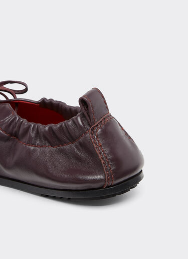 Ferrari Bailarina de piel con cordones Rojo Maison 22316f