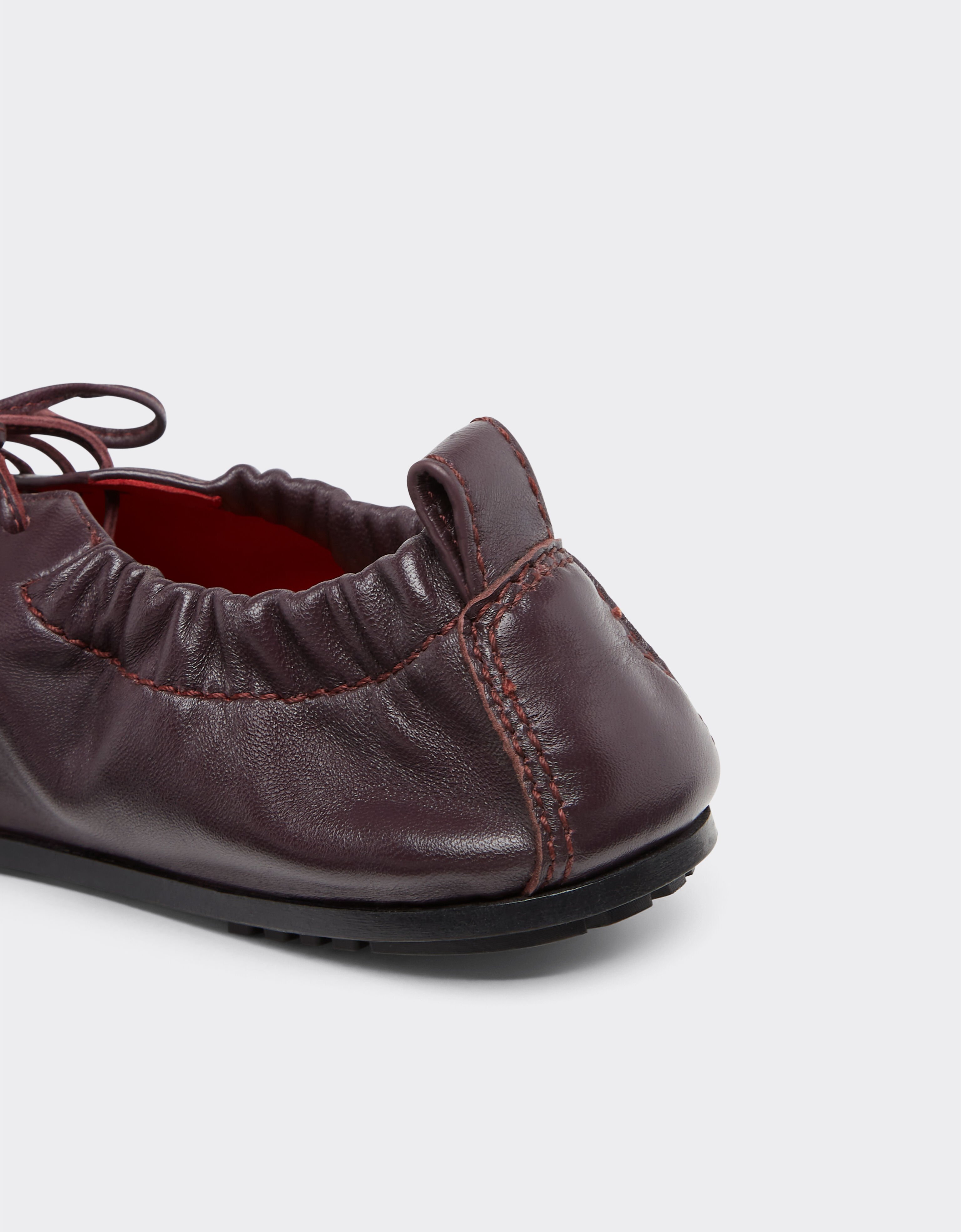 Ferrari Bailarina de piel con cordones Rojo Maison 22316f