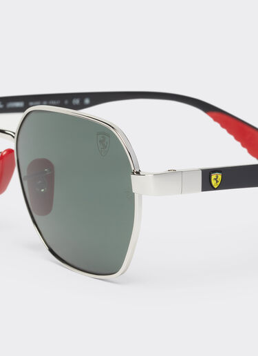 Ferrari Gafas de sol Ray-Ban para la Scuderia Ferrari 0RB3794M de metal con lentes en verde oscuro Plata F1300f