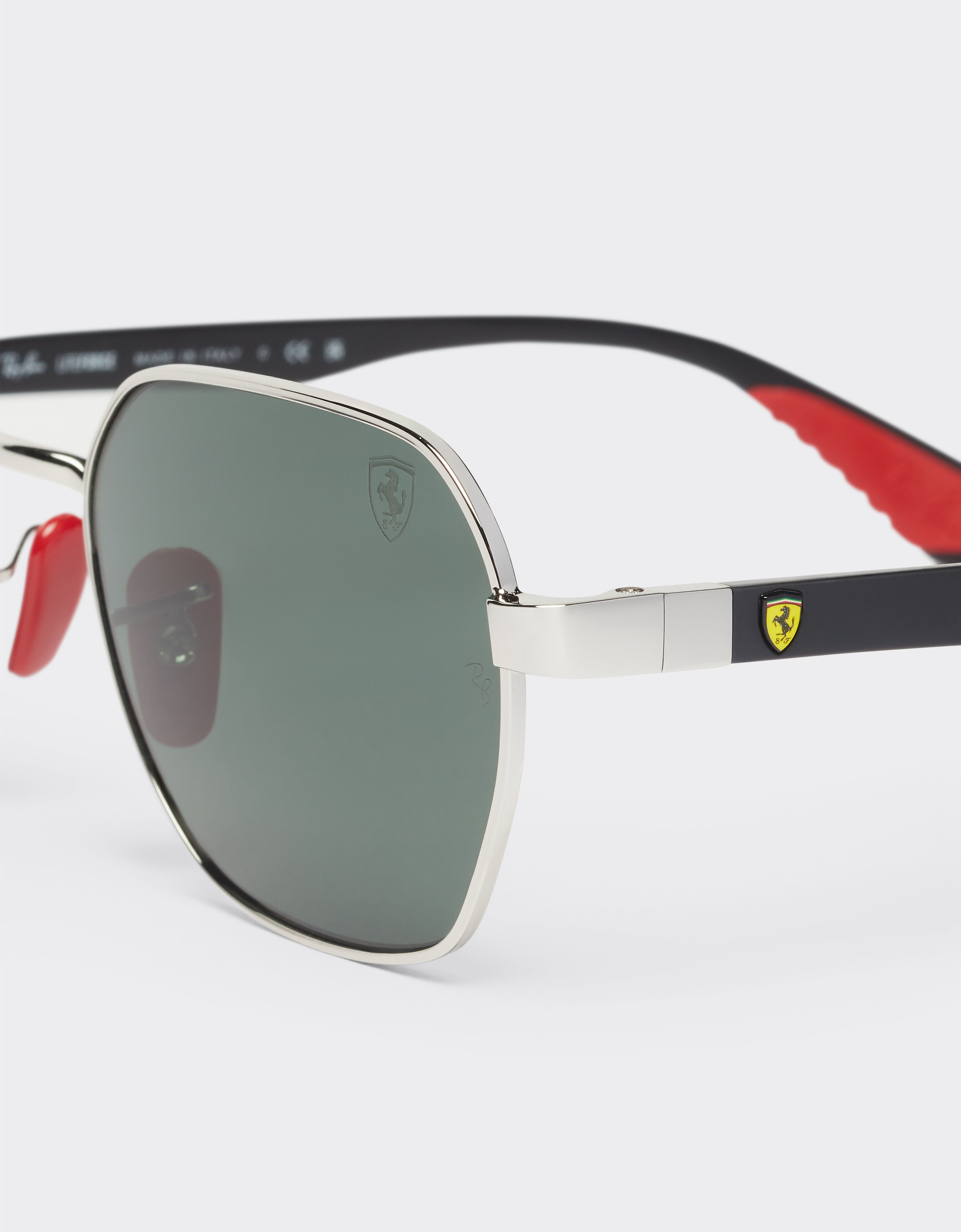 Ferrari Gafas de sol Ray-Ban para la Scuderia Ferrari 0RB3794M de metal con lentes en verde oscuro Plata F1300f