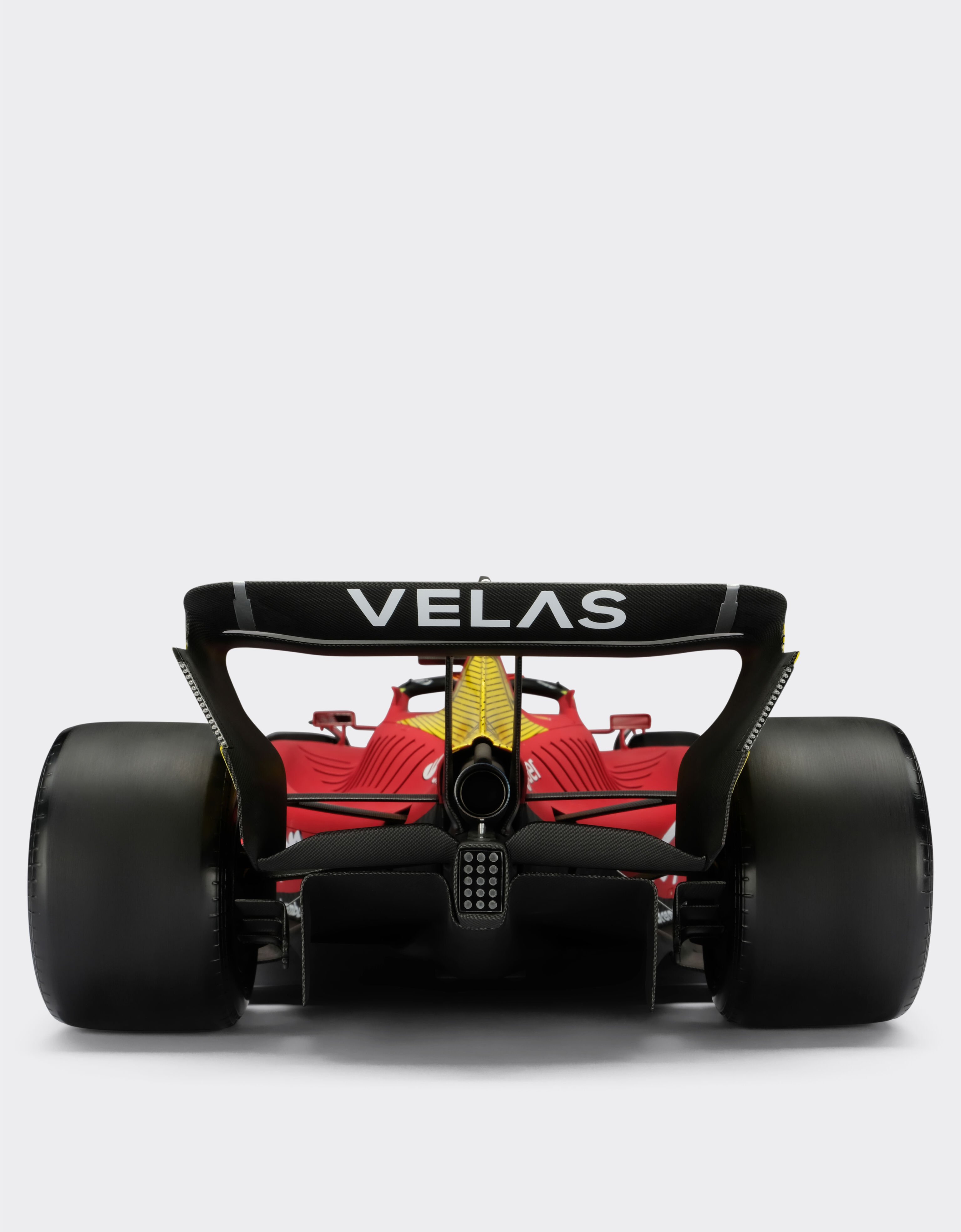 Ferrari 1:8 scale Charles Leclerc Ferrari F1-75 model Rosso Corsa F0883f