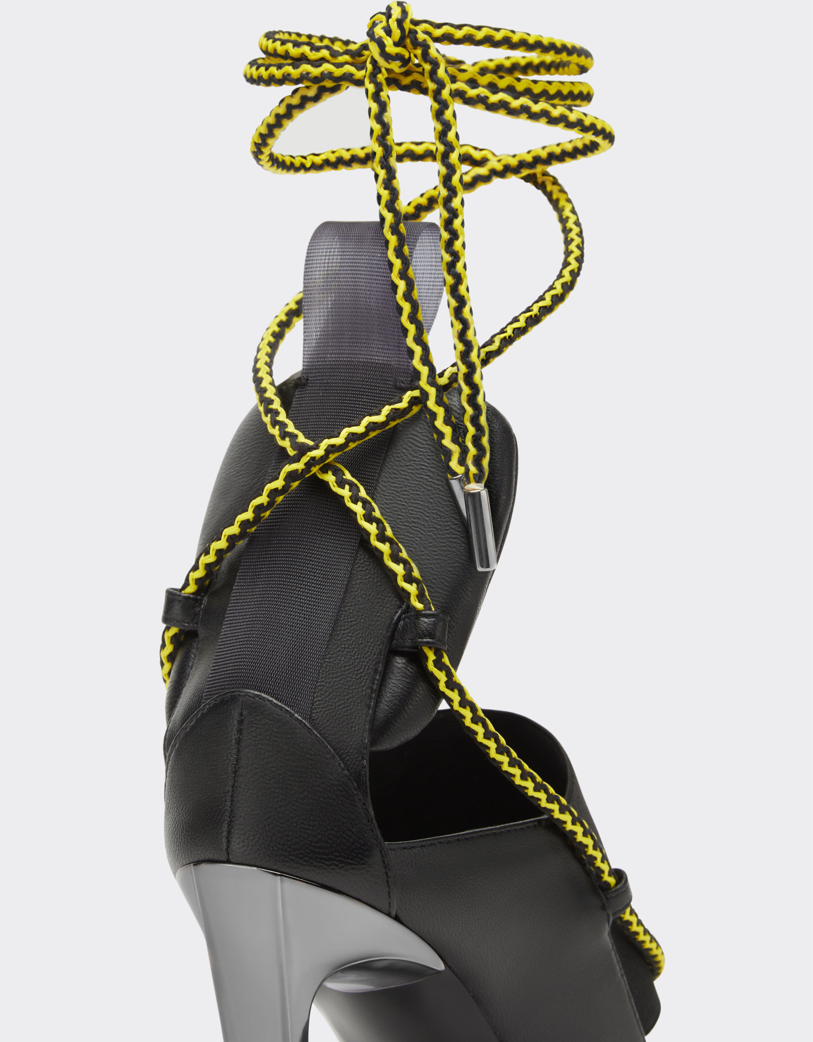 Ferrari Sandalo in pelle con lacci a corda  incrociati Nero 20309f