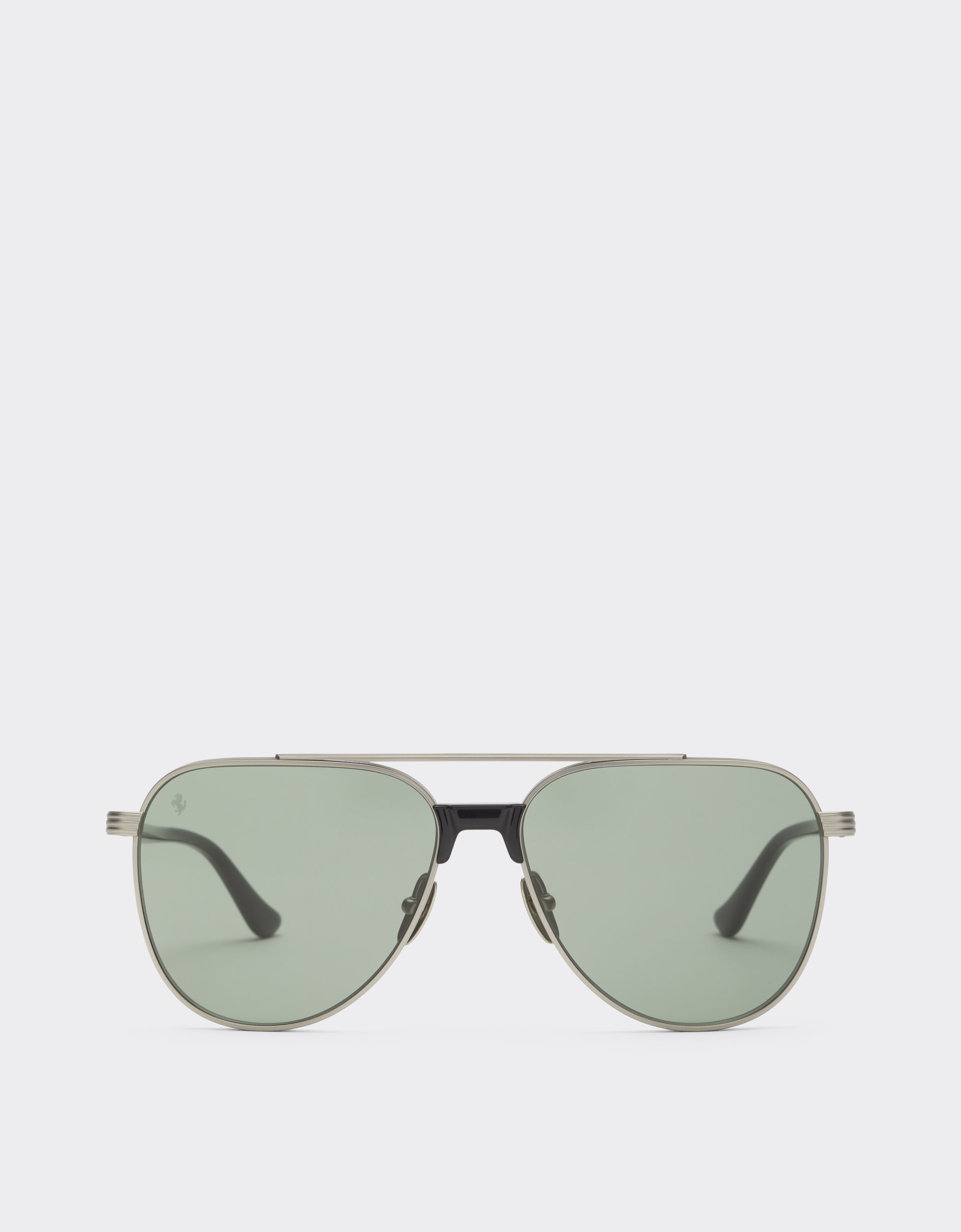 Ferrari Lunettes de soleil Ferrari en titane  argent mat et acétate avec verres vert foncé Silver LA0KRf