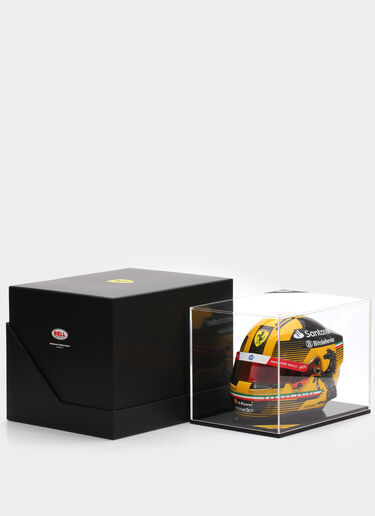 Ferrari Mini-Helm Carlos Sainz Monza Special Edition 2024 im Maßstab 1:2 Gelb F1353f