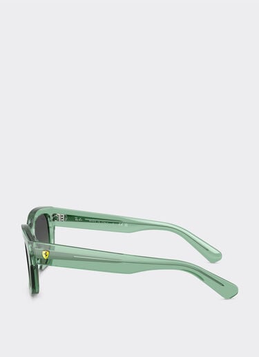 Ferrari Ray-Ban pour Scuderia Ferrari RB2228M en acétate vert transparent avec verres gris dégradés Verde Albero LA0JIf