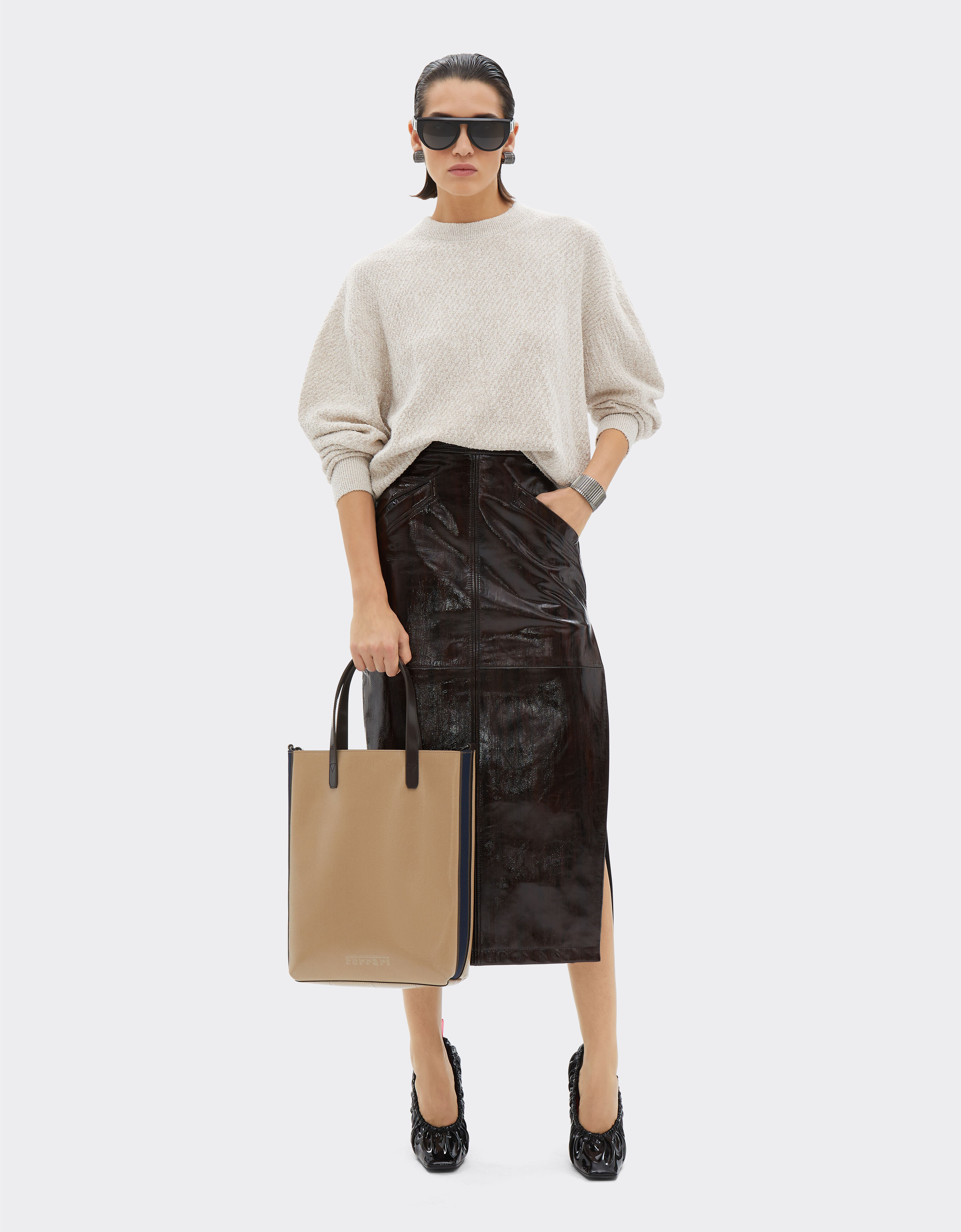 Vertical leather tote bag 2025