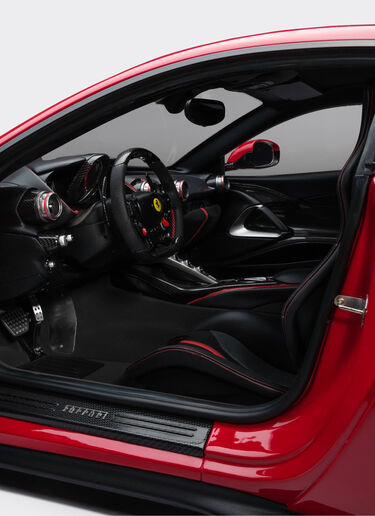 Ferrari Modèle Ferrari 812 Superfast à l’échelle 1/8 MULTICOLORE L7600f