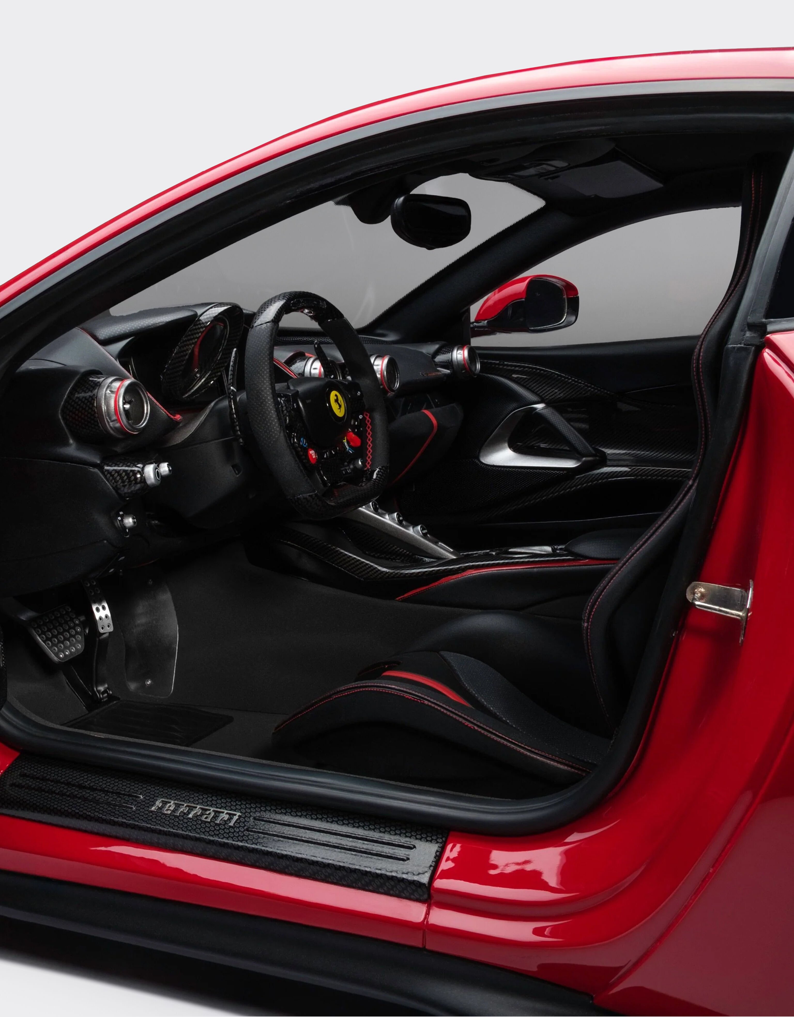Ferrari Modèle Ferrari 812 Superfast à l’échelle 1/8 MULTICOLORE L7600f
