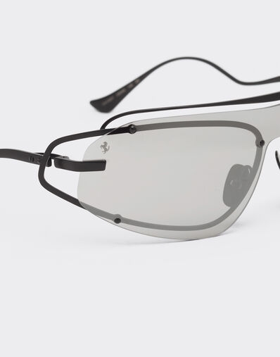 Ferrari Gafas de sol Ferrari de titanio negro mate con máscara degradada de plata espejada gris Negro mate LA02Rf