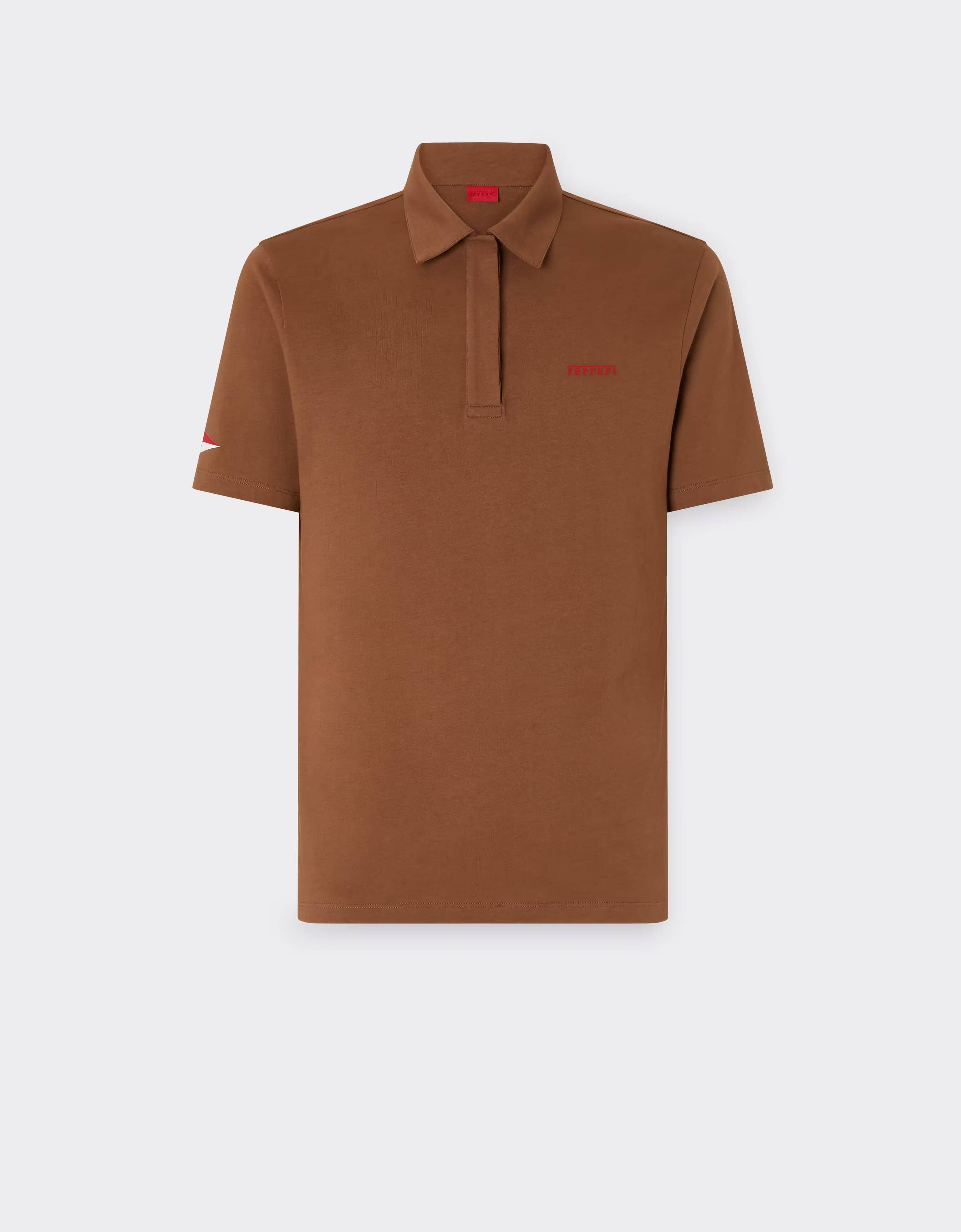 Ferrari-Poloshirt aus Baumwolle für den GP von Monaco 2026 Ferrari Ferrari-Poloshirt aus Baumwolle für den GP von Monaco 2026 Caffè CJMPO0021JCO0045f