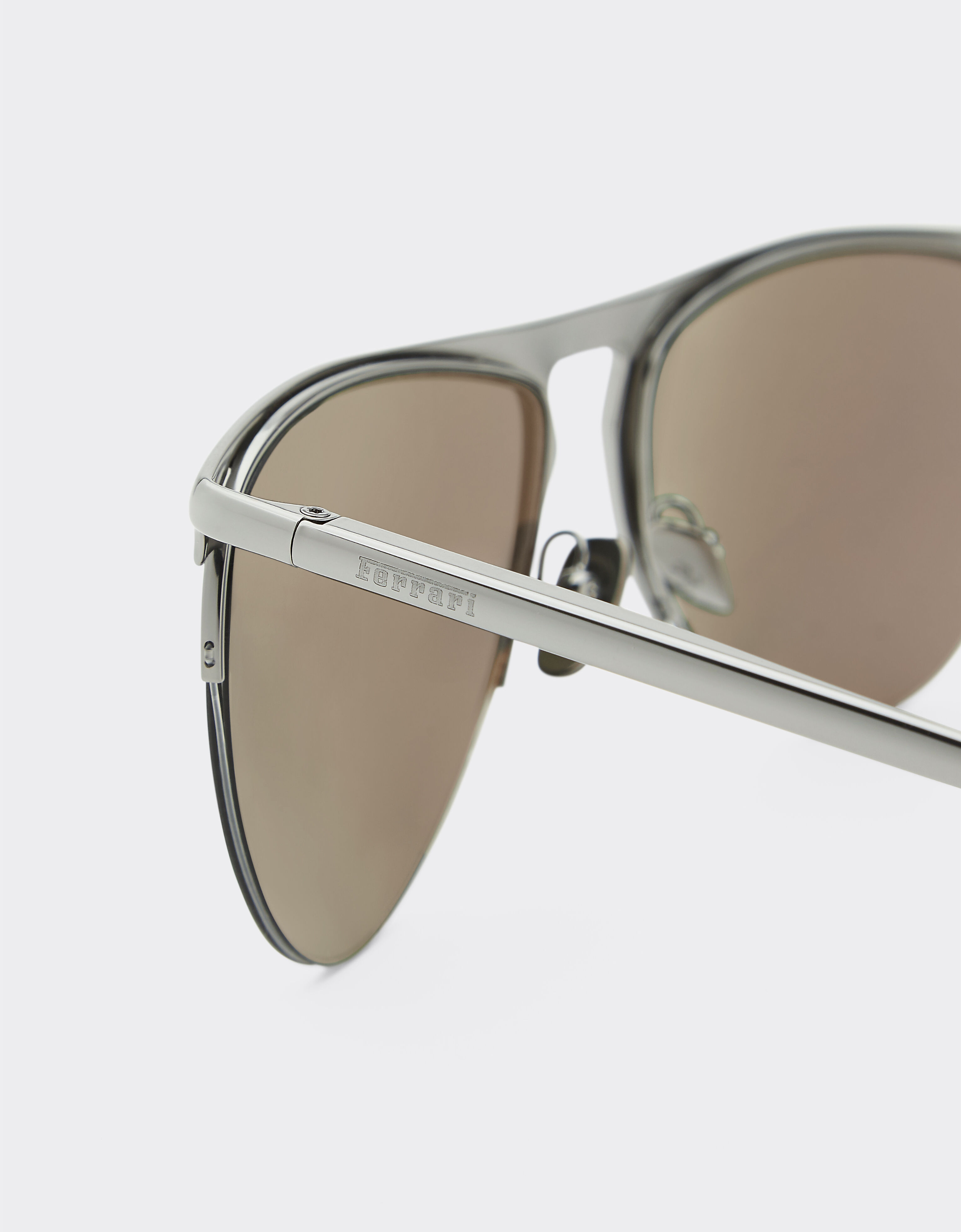Ferrari Lunettes de soleil Ferrari gunmetal avec verres miroir argentés Gris foncé F1532f