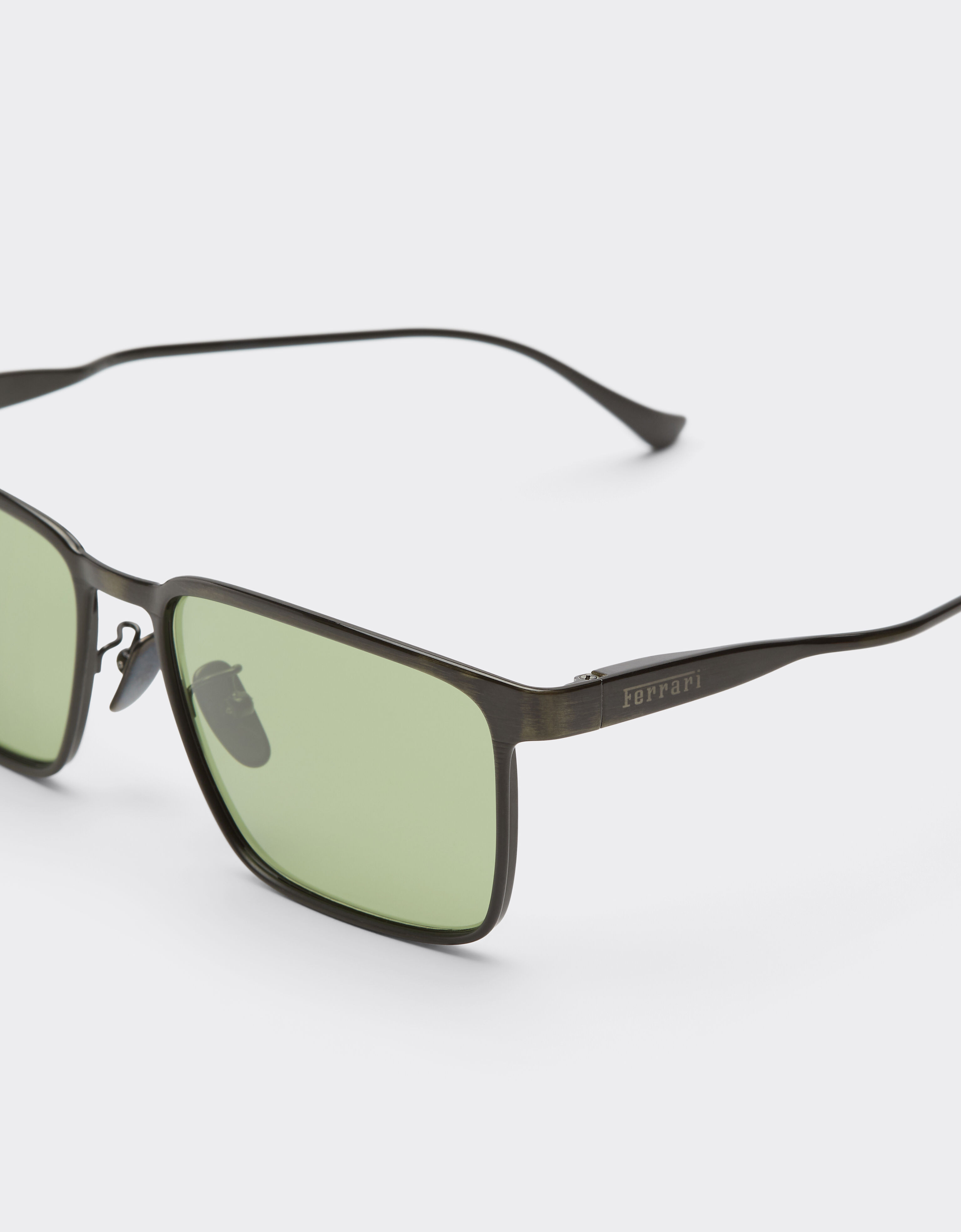Ferrari Lunettes de soleil Ferrari en métal gris avec verres verts cristal Grigio Scuro LA0LHf
