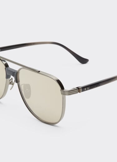 Ferrari Lunettes de soleil Ferrari en titane  argent brossé et acétate avec verres miroir blanc transparent doré Silver LA0KQf