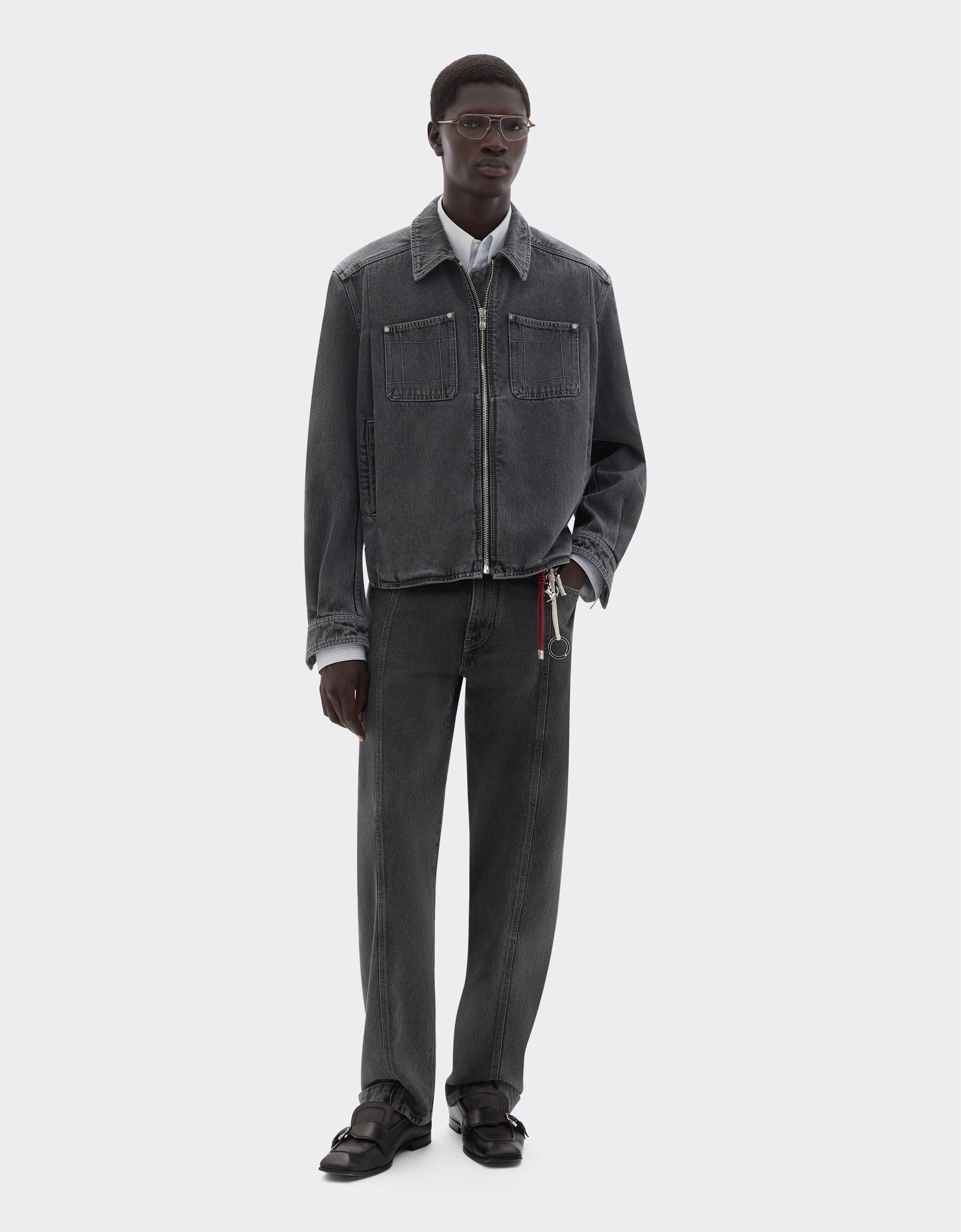 Hose aus dunkel marmoriertem Denim Ferrari Hose aus dunkel marmoriertem Denim Granite Gray 49944f