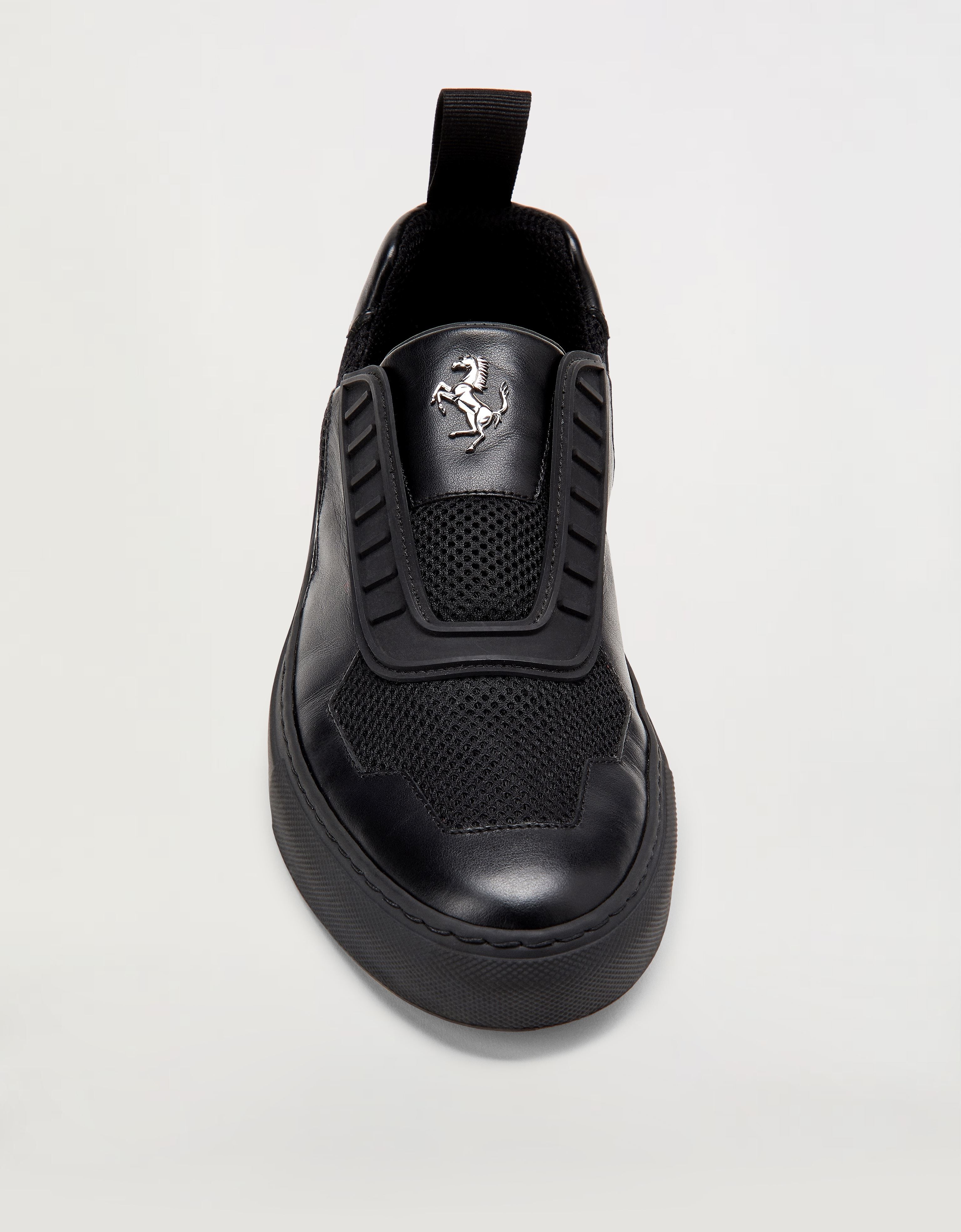 Ferrari Slip-on-Sneakers für Damen aus Leder mit „Cavallino Rampante“-Emblem Schwarz 47104f