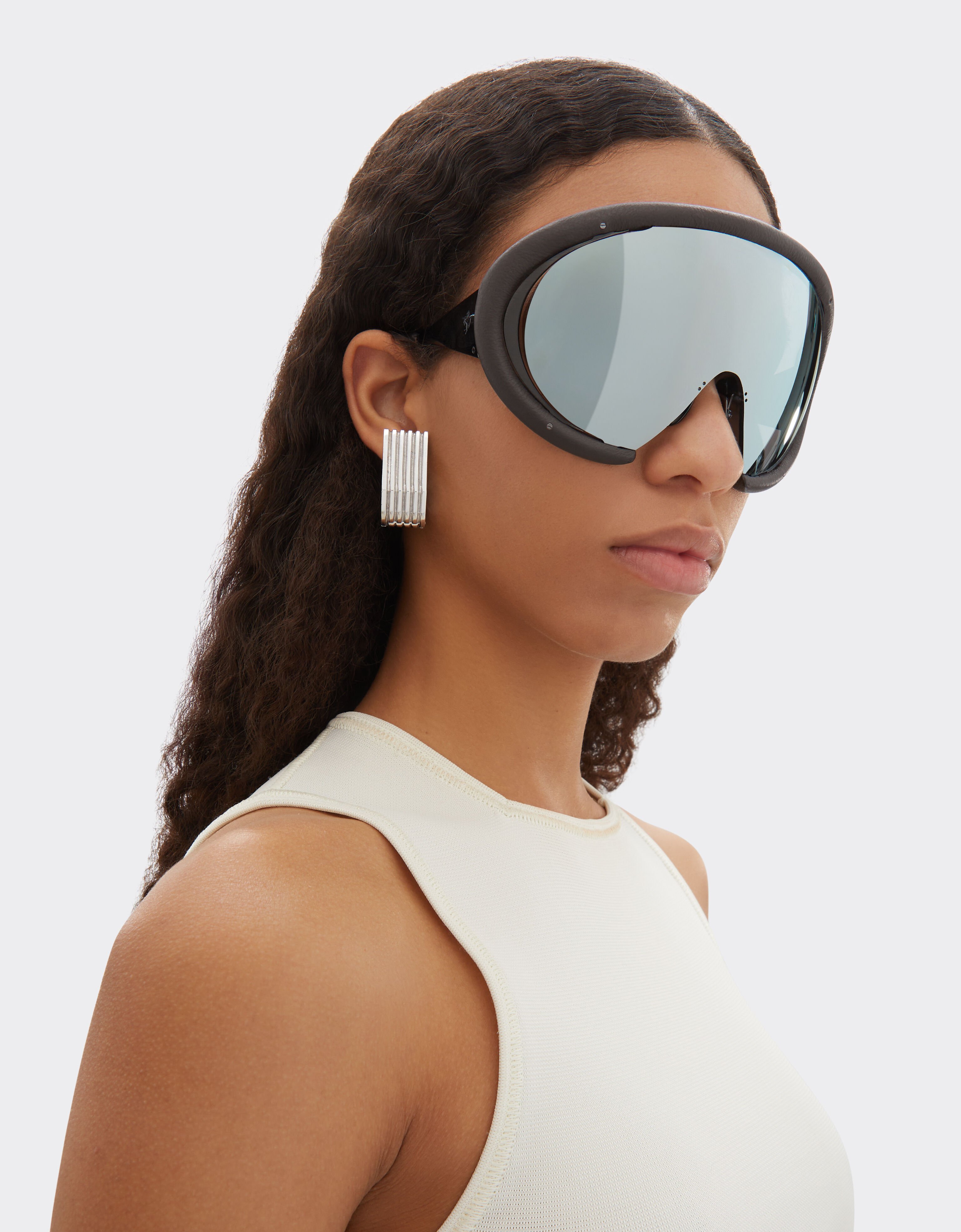 Ferrari sunglasses in antique tar-colored brushed metal and dark brown leather with mirrored silvermask Ferrari Ferrari sunglasses in antique tar-colored brushed metal and dark brown leather with mirrored silvermask Marrone Scuro LA0LMf