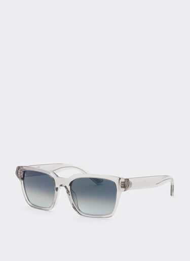 Ferrari Lunettes de soleil Ferrari en acétate gris transparent avec verres gris dégradés Ingrid F1545f